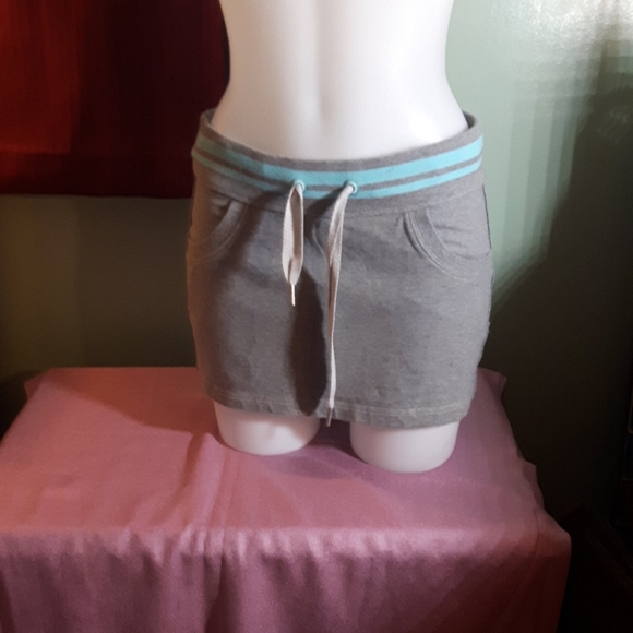 size 4 lululemon athletics work out tennis skirt - Picture 2 of 11